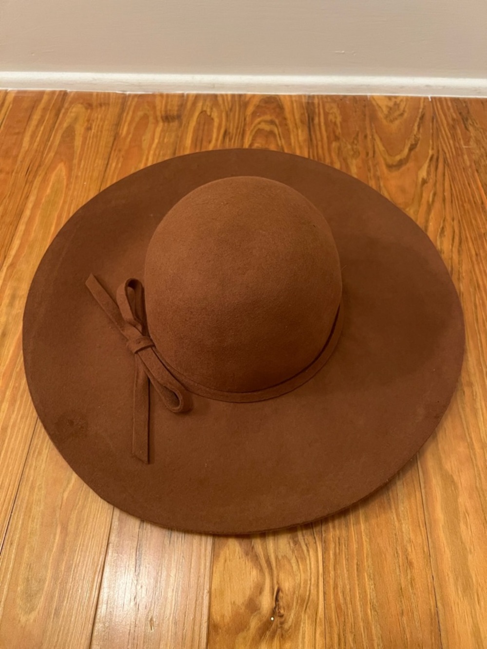 Women’s New York & Company 100% Wool Brown Hat with Bow One Size
